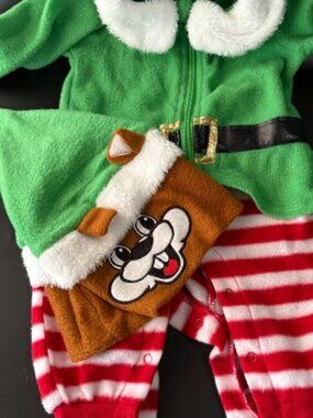 Buc-ee's Elf Green and White Fleece Onesie with Hat 3-6 Months PJ's